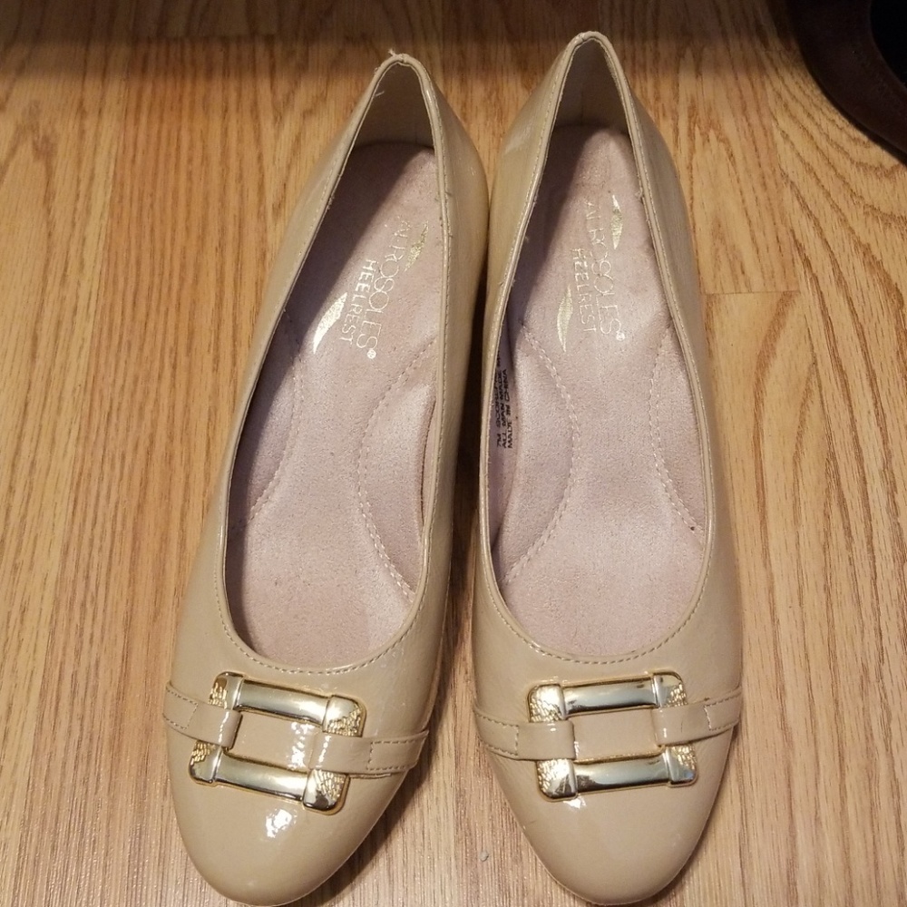 Aerosoles Heelrest size 7 heels.